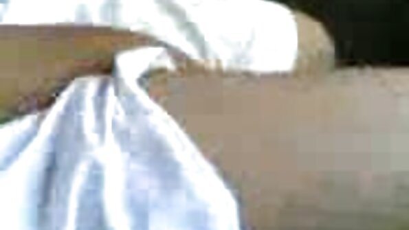 মিসেস আদারা সেক্স ভিডিও বাঙালি পায় তেলতেলে এবং পাছায় চোদা